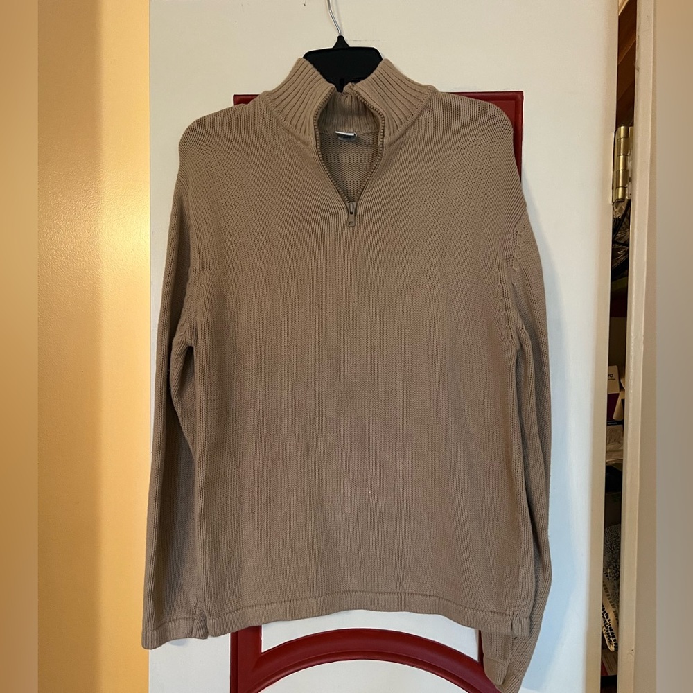 Ribbed collar Gap sweater